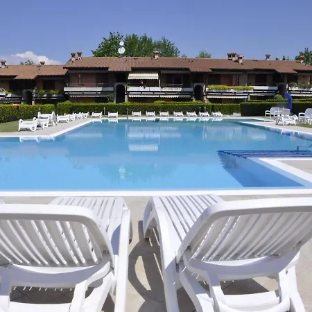 In Near Lakeshore Tatil Evi *