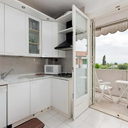 In Near Lakeshore Tatil Evi *